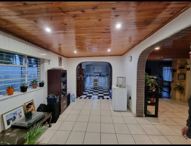 3 BEDROOM HOUSE FOR SALE IN SOPHIATOWN